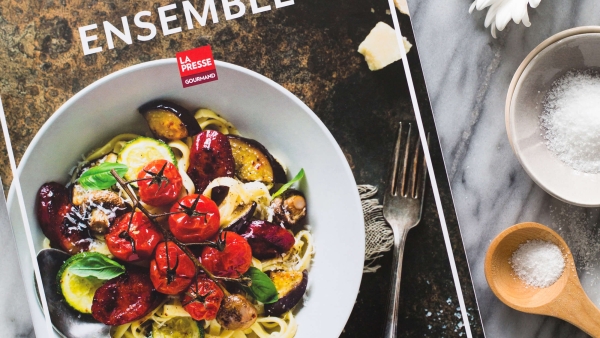 Ensemble, cuisine gourmande et colorée